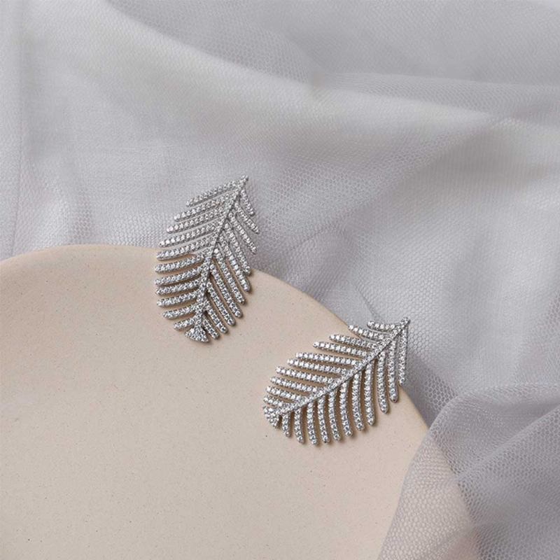 Sparkling Diamond Leaves Stud Earring 925 Pure Silver Simple Little Fresh Sweet Earrings Korean Design 2023 New