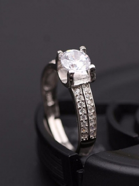 S925 Απλό Ασημένιο Δαχτυλίδι Με Τέσσερα Νύχια Από Κρύσταλλο Ζιργκόν