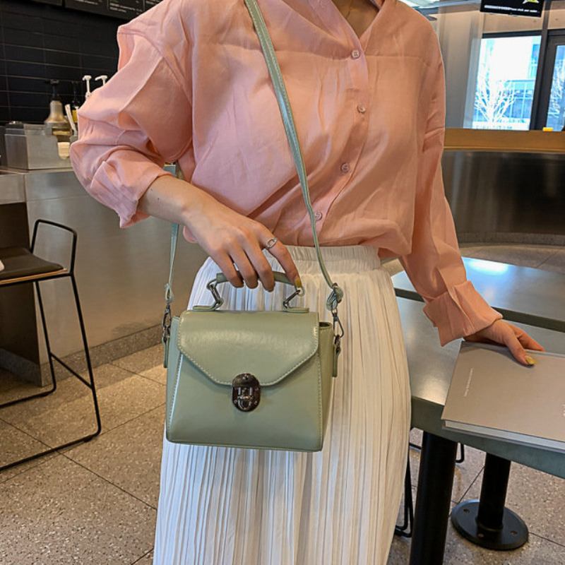 Advanced Sense Of Foreign Small Bag 2023 New Summer Fashion Portable Texture Wild Single Shoulder Slung Handbag Χονδρική