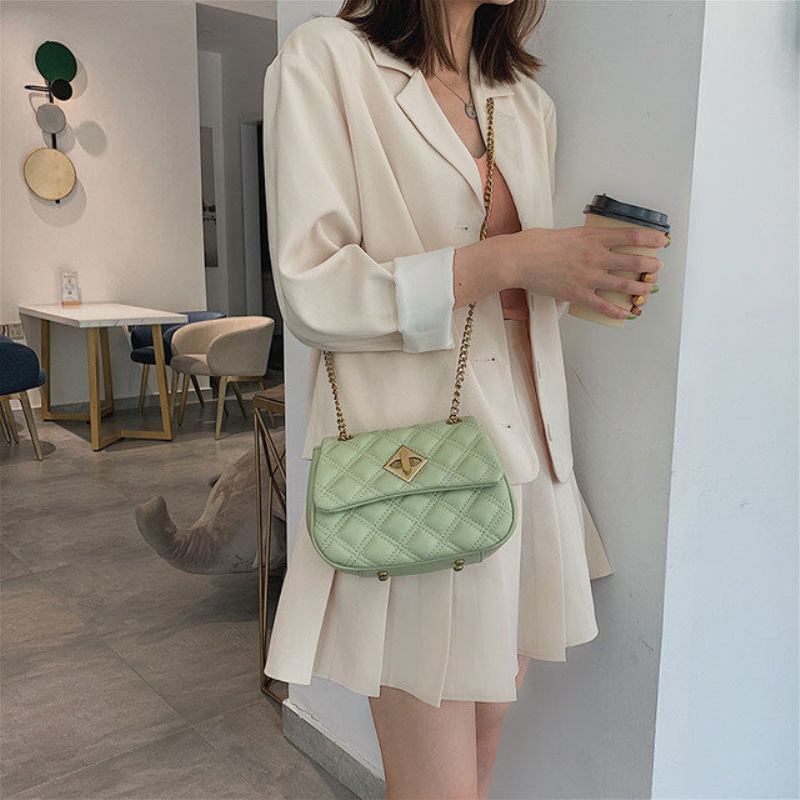 On The New Rhombic Chain Bag Female New Wild Single Shoulder Messenger Bag Casual Small Square Package Tide