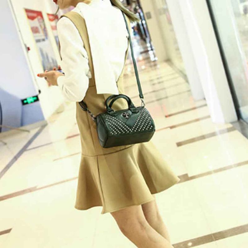 Τσάντα Τύπου Sheepskin Small Square Bag Fashion Round Hardware Rivets Shoulder Messenger Bag